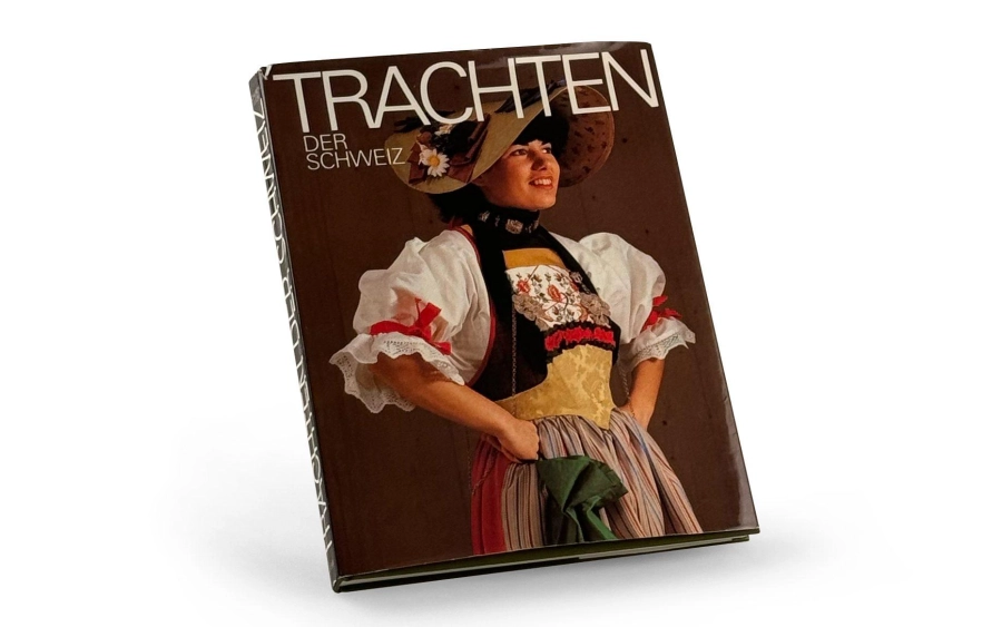Trachtenbuch braun Cover