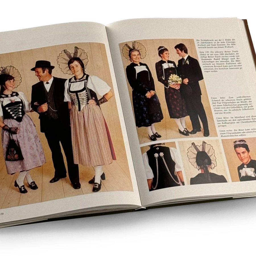 Trachtenbuch braun doppelseite